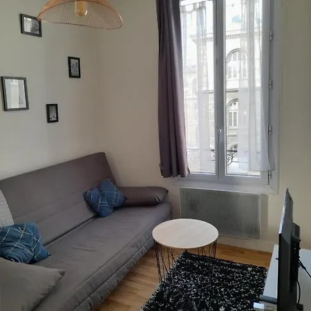 Appartamento Cosy 2 Pièces Typiquement Parisien à Notre-dame *